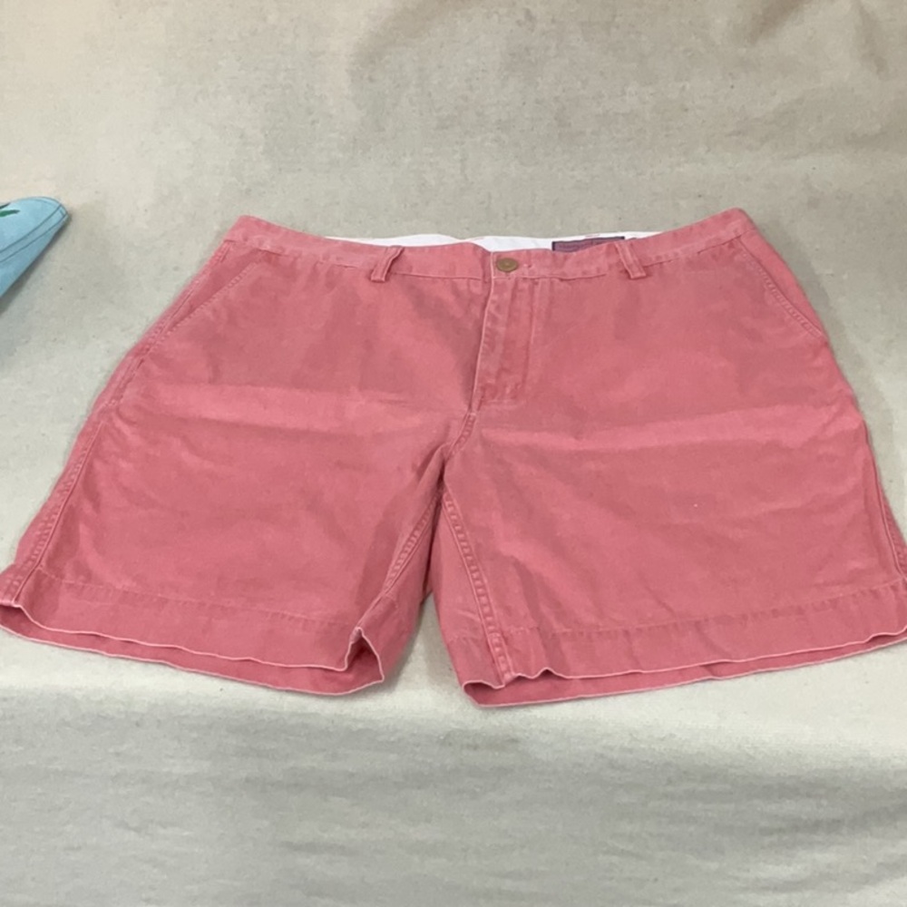 EUC Mens vineyard vines coral colored shorts